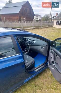 Седан Hyundai Elantra 2014 в 