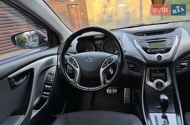 Седан Hyundai Elantra 2012 в 
