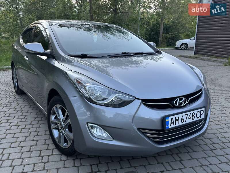 Седан Hyundai Elantra 2012 в 