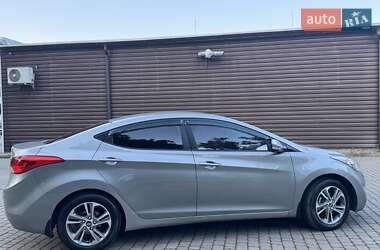 Седан Hyundai Elantra 2012 в 