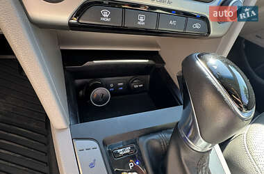Седан Hyundai Elantra 2016 в 