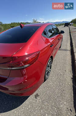 Седан Hyundai Elantra 2016 в 