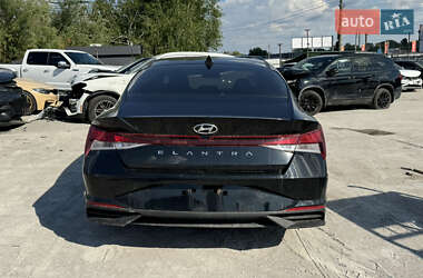 Седан Hyundai Elantra 2022 в 