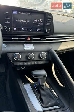 Седан Hyundai Elantra 2022 в 