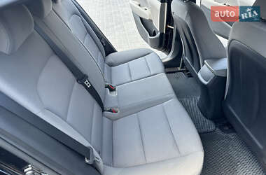 Седан Hyundai Elantra 2019 в 