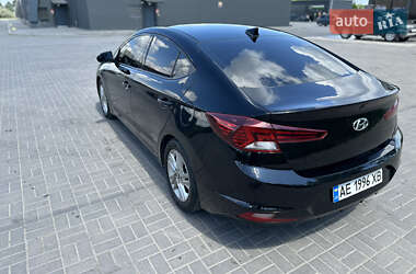 Седан Hyundai Elantra 2019 в 