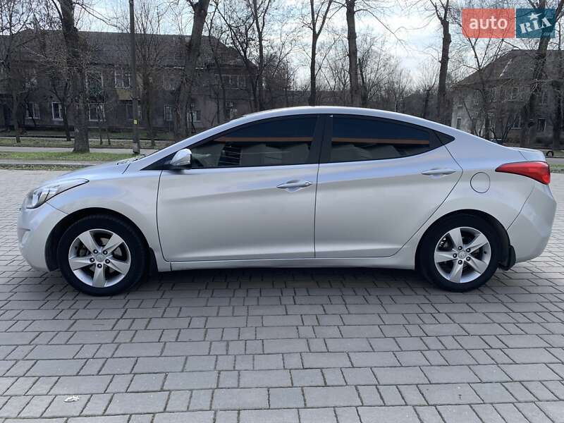 Седан Hyundai Elantra 2013 в 