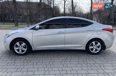 Седан Hyundai Elantra 2013 в 
