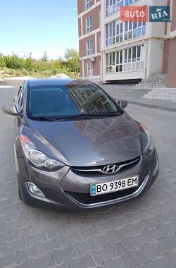 Седан Hyundai Elantra 2013 в 