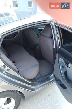 Седан Hyundai Elantra 2013 в 