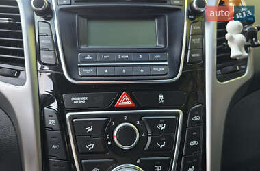 Хетчбек Hyundai Elantra 2013 в 