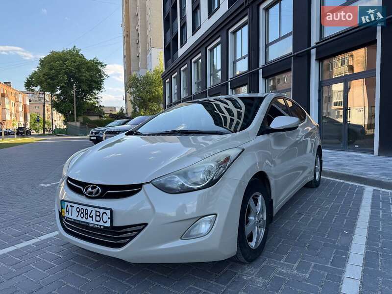Hyundai Elantra 2011