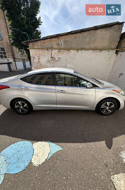 Седан Hyundai Elantra 2011 в 