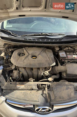 Седан Hyundai Elantra 2011 в 