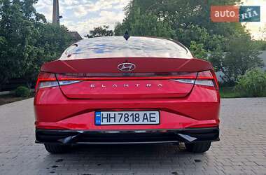Седан Hyundai Elantra 2021 в 