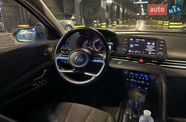 Седан Hyundai Elantra 2021 в 