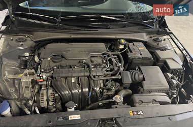 Седан Hyundai Elantra 2021 в 