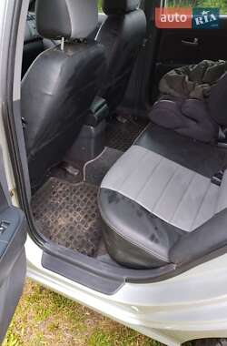 Седан Hyundai Elantra 2008 в 