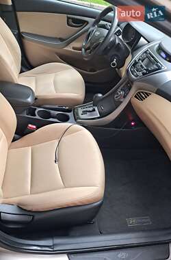 Седан Hyundai Elantra 2013 в 
