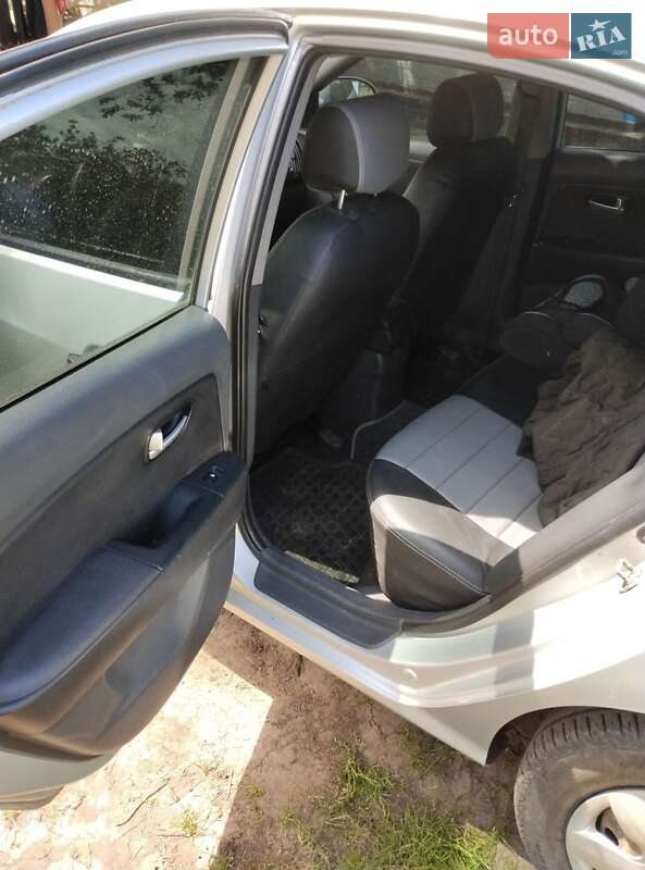 Седан Hyundai Elantra 2008 в Смеле