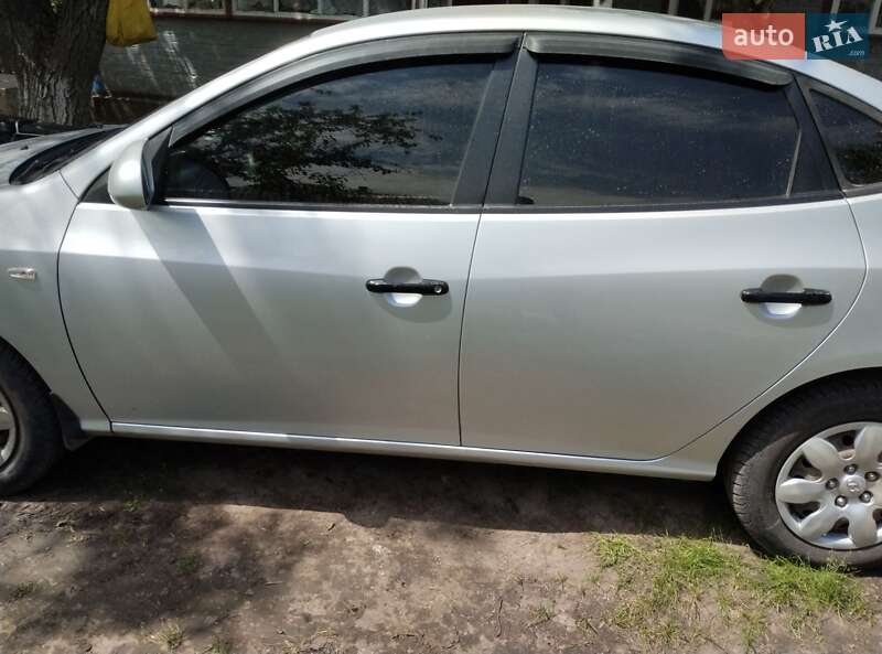 Седан Hyundai Elantra 2008 в Смеле