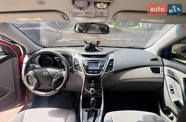 Седан Hyundai Elantra 2014 в 