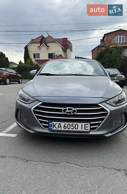 Седан Hyundai Elantra 2017 в 