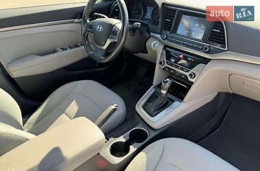 Седан Hyundai Elantra 2016 в 