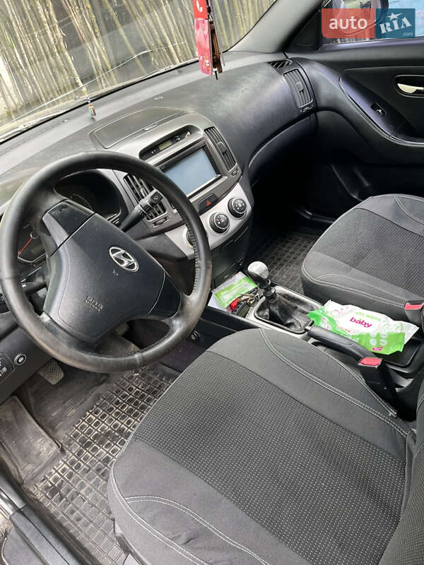 Седан Hyundai Elantra 2010 в Полтаві