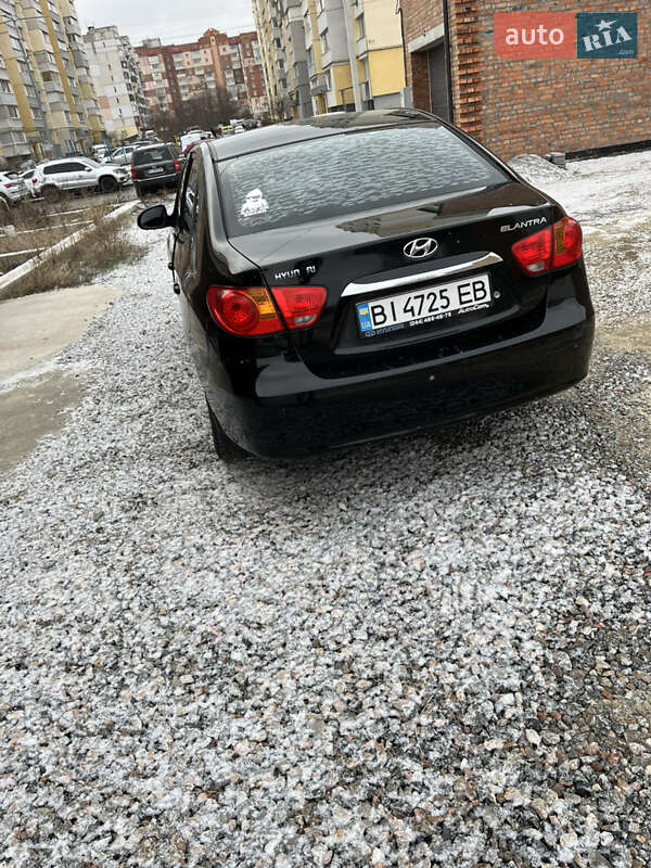 Седан Hyundai Elantra 2010 в Полтаві