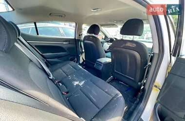 Седан Hyundai Elantra 2019 в 