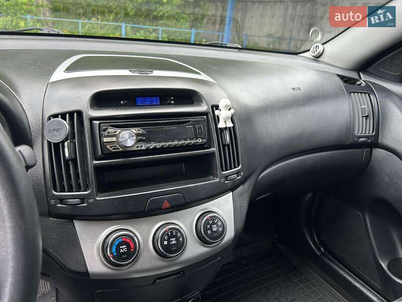 Седан Hyundai Elantra 2010 в Білій Церкві
