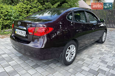 Седан Hyundai Elantra 2011 в 