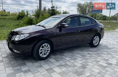 Седан Hyundai Elantra 2011 в 