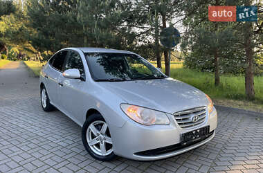 Седан Hyundai Elantra 2011 в 