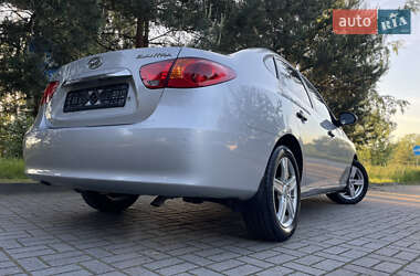 Седан Hyundai Elantra 2011 в 