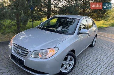 Седан Hyundai Elantra 2011 в 