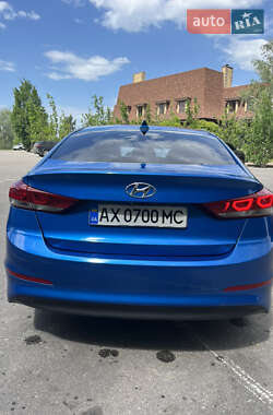 Седан Hyundai Elantra 2016 в 