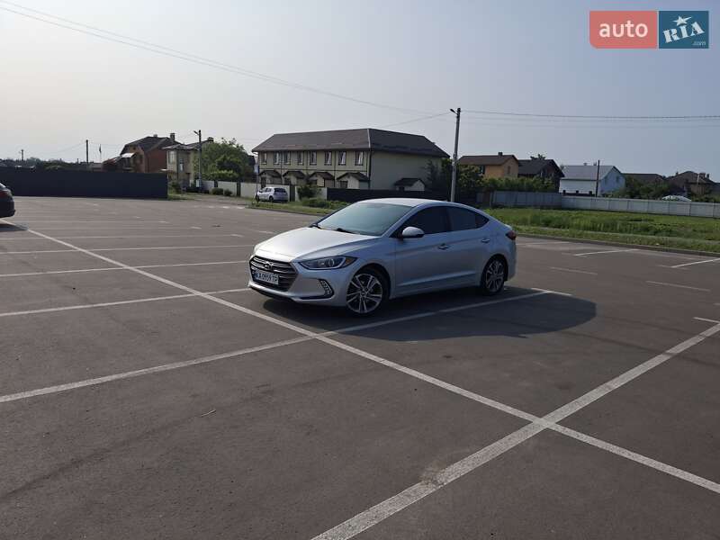 Седан Hyundai Elantra 2016 в Киеве