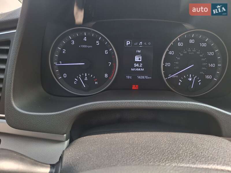 Седан Hyundai Elantra 2016 в Киеве