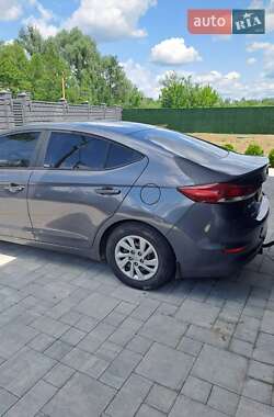 Седан Hyundai Elantra 2017 в 