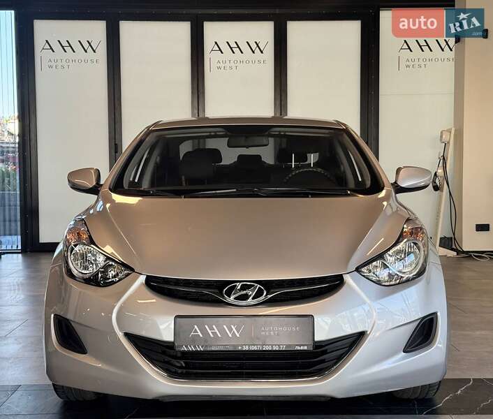 Седан Hyundai Elantra 2012 в Львове