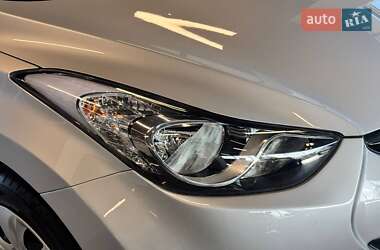 Седан Hyundai Elantra 2012 в 