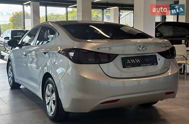 Седан Hyundai Elantra 2012 в 