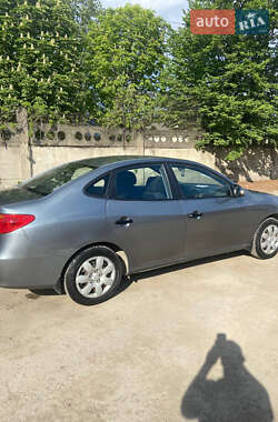 Седан Hyundai Elantra 2010 в 