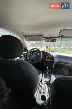 Седан Hyundai Elantra 2005 в 