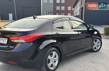 Седан Hyundai Elantra 2013 в 