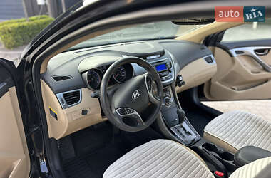 Седан Hyundai Elantra 2013 в 