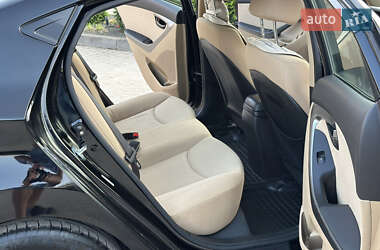 Седан Hyundai Elantra 2013 в 