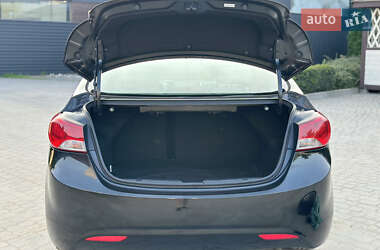 Седан Hyundai Elantra 2013 в 